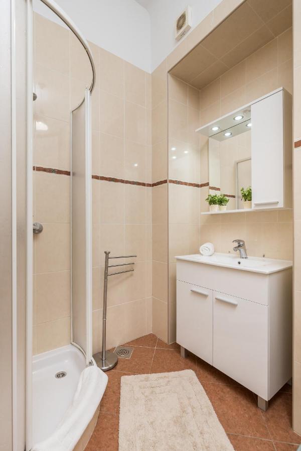 Wien Apartment Риека Экстерьер фото