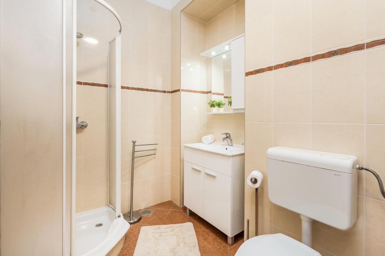 Wien Apartment Риека Экстерьер фото